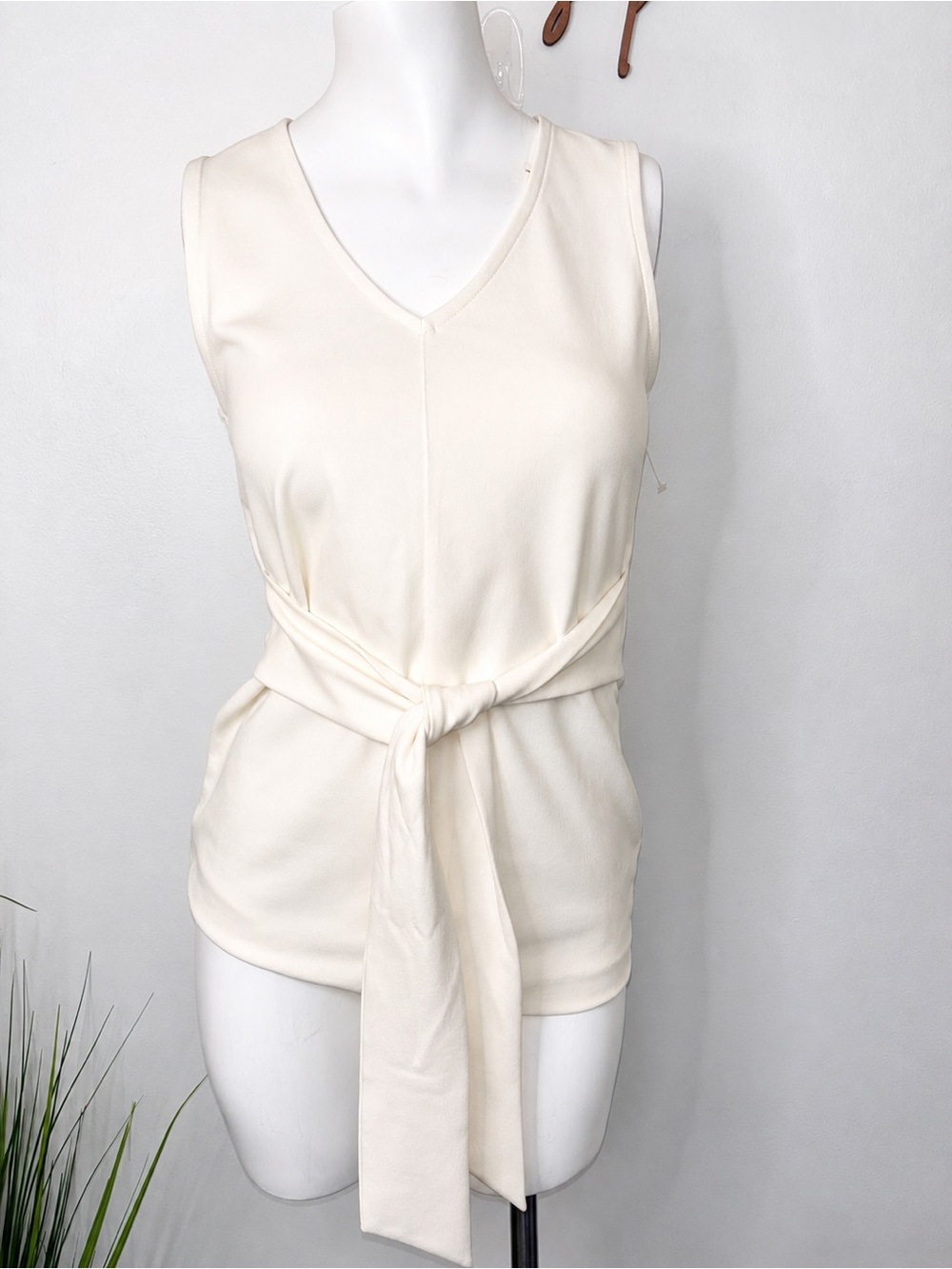 Ann Taylor Ivory Sleeveless Tie Waist Blouse Top XS NWT